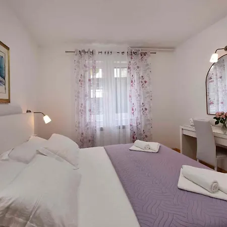 In - Istrien 40311 Apartment Porec