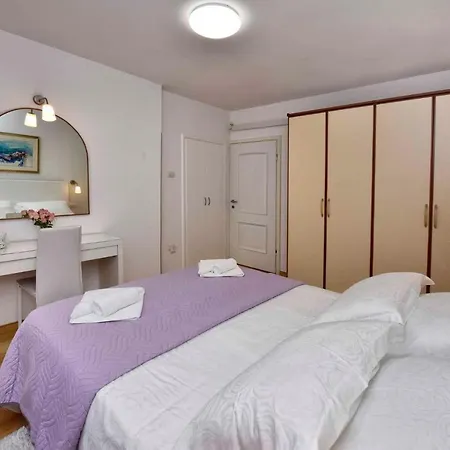 In - Istrien 40311 Apartment Porec